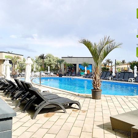 Năvodari Vibe Apartment- Spa N Pools Beach Resort מראה חיצוני תמונה